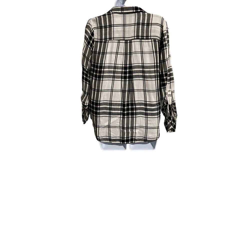 Button Down Flannel Size M - Picture 2 of 3